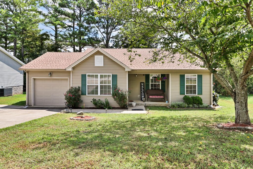 329 Pine Hill Dr, Hopkinsville, KY 42240