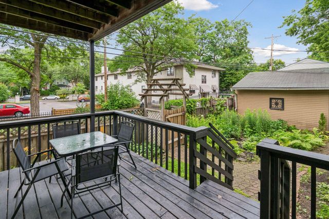 72 Saint Albans Street N, Saint Paul, MN 55104