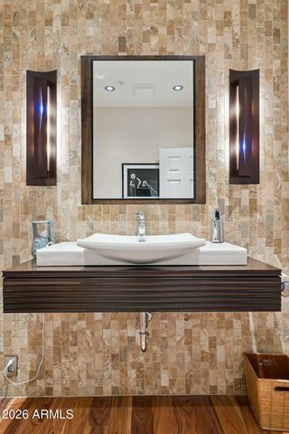 8364 E LAS ESTANCIAS Street, Scottsdale, AZ 85250