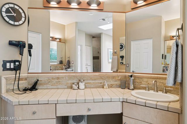 8364 E LAS ESTANCIAS Street, Scottsdale, AZ 85250