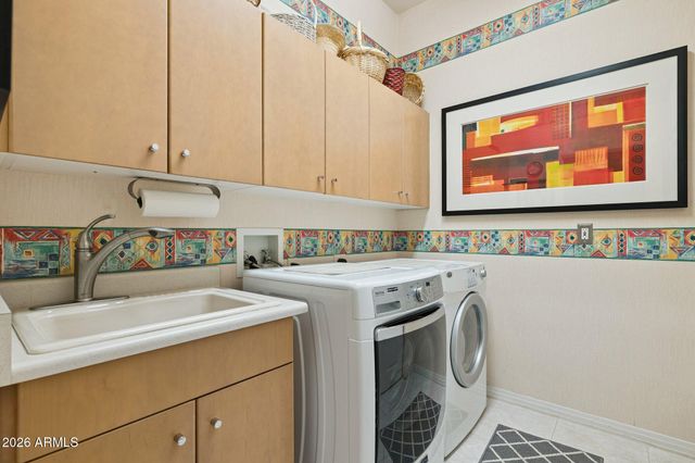 8364 E LAS ESTANCIAS Street, Scottsdale, AZ 85250