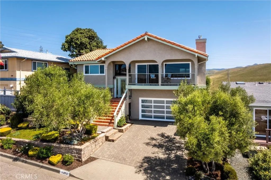 1310 Hillcrest Drive, Morro Bay, CA 93442