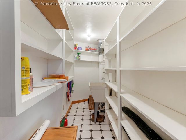 328 McKinley Avenue, Charleston, WV 25314
