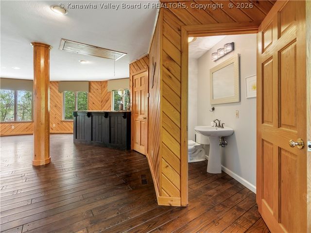 328 McKinley Avenue, Charleston, WV 25314