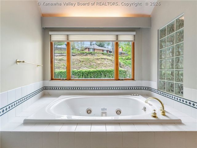 328 McKinley Avenue, Charleston, WV 25314