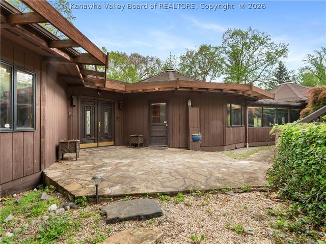 328 McKinley Avenue, Charleston, WV 25314
