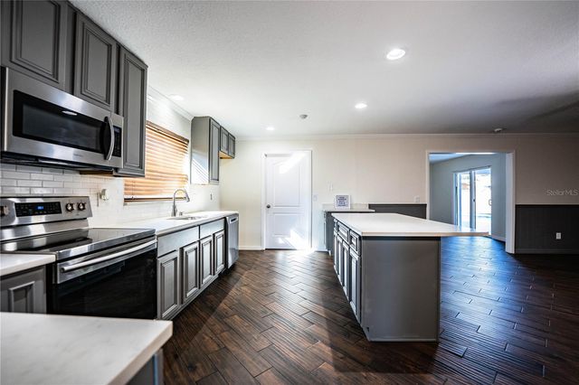 1316 FAIRFAX N, Lakeland, FL 33813