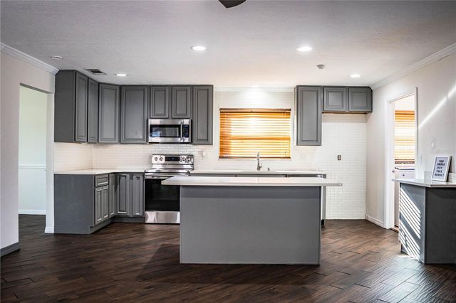 1316 FAIRFAX N, Lakeland, FL 33813