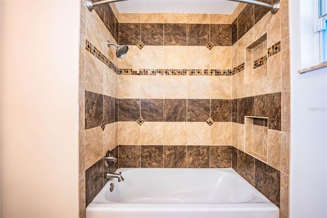 1316 FAIRFAX N, Lakeland, FL 33813