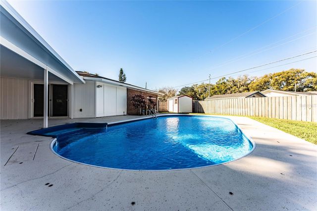 1316 FAIRFAX N, Lakeland, FL 33813