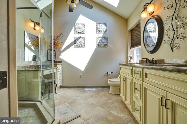 492 SHAKESPEARE DR, Collegeville, PA 19426