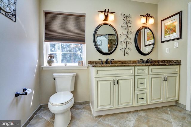 492 SHAKESPEARE DR, Collegeville, PA 19426