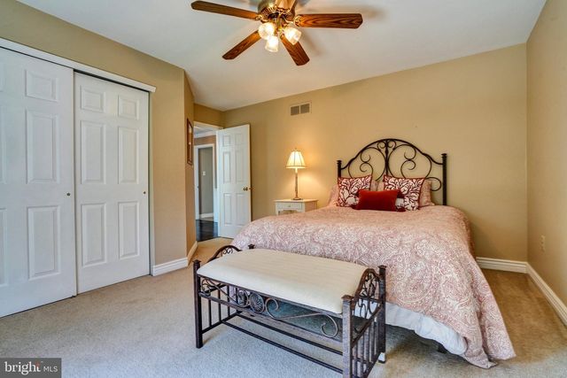 492 SHAKESPEARE DR, Collegeville, PA 19426