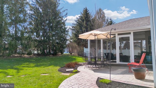 492 SHAKESPEARE DR, Collegeville, PA 19426