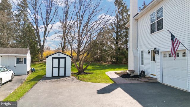 492 SHAKESPEARE DR, Collegeville, PA 19426
