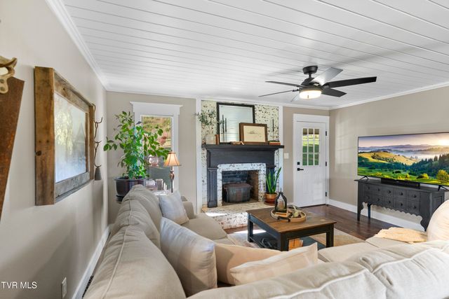 9915 Warrensburg Road, Mosheim, TN 37818