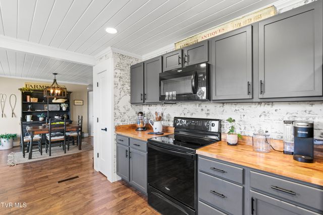 9915 Warrensburg Road, Mosheim, TN 37818