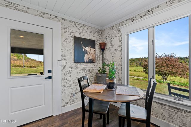 9915 Warrensburg Road, Mosheim, TN 37818