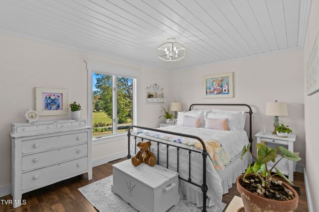 9915 Warrensburg Road, Mosheim, TN 37818