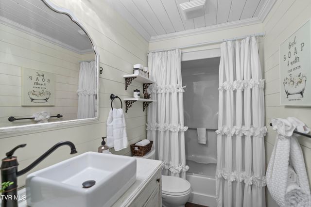 9915 Warrensburg Road, Mosheim, TN 37818