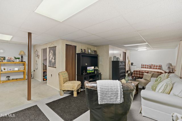 9915 Warrensburg Road, Mosheim, TN 37818