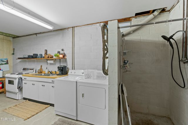 9915 Warrensburg Road, Mosheim, TN 37818