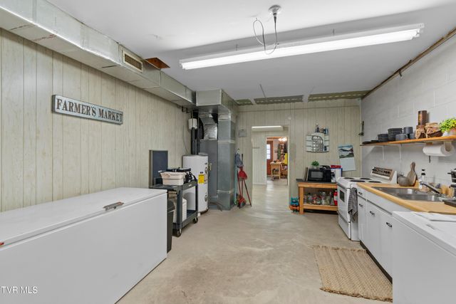 9915 Warrensburg Road, Mosheim, TN 37818