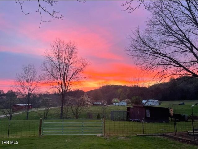 9915 Warrensburg Road, Mosheim, TN 37818