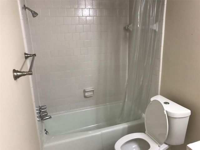 12633 Memorial Drive 106, Houston, TX 77024