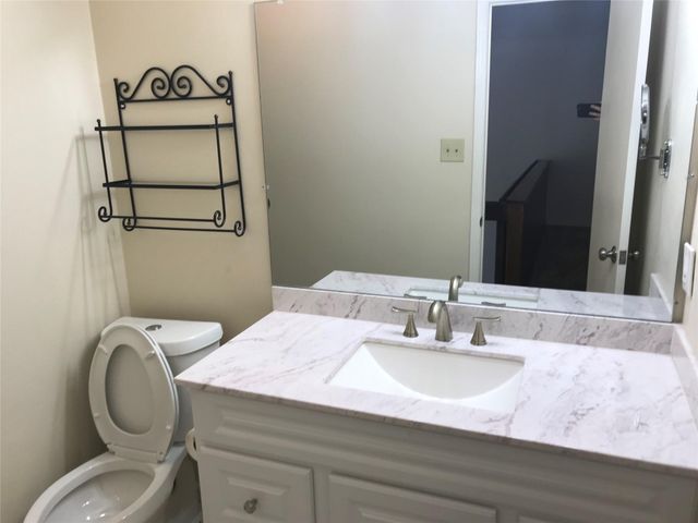 12633 Memorial Drive 106, Houston, TX 77024