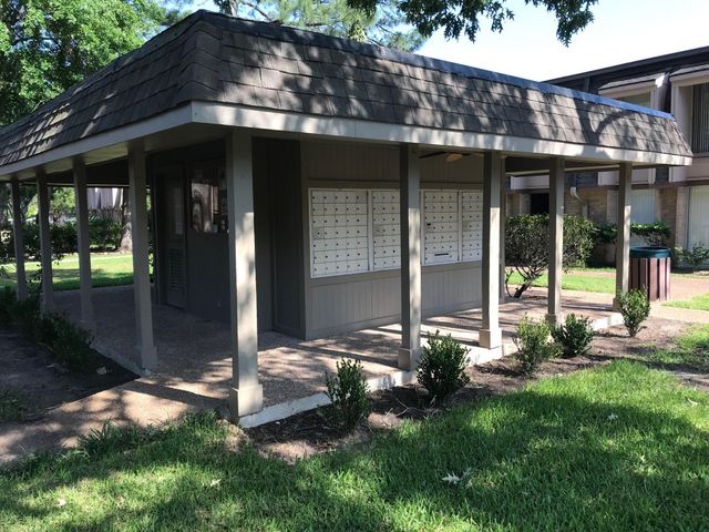 12633 Memorial Drive 106, Houston, TX 77024