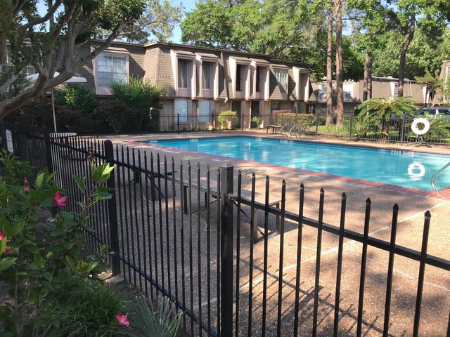 12633 Memorial Drive 106, Houston, TX 77024