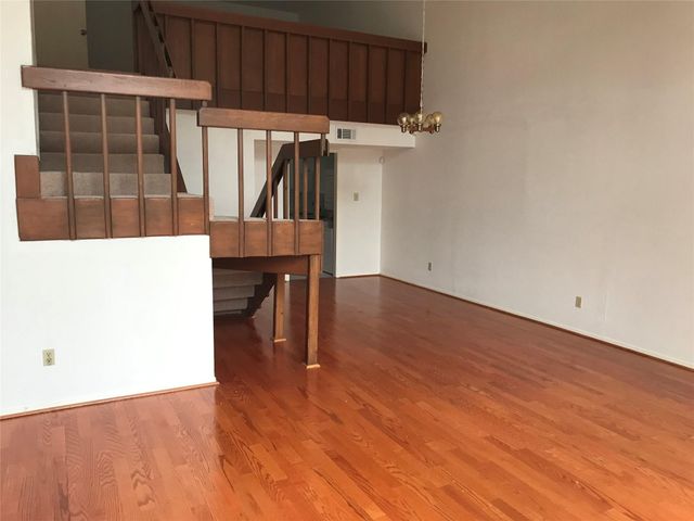 12633 Memorial Drive 106, Houston, TX 77024