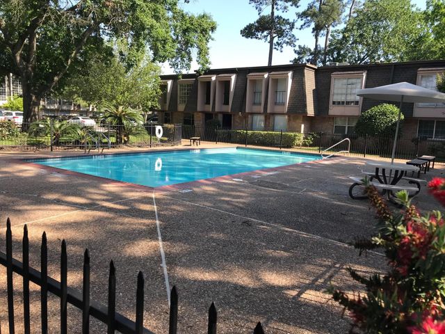 12633 Memorial Drive 106, Houston, TX 77024