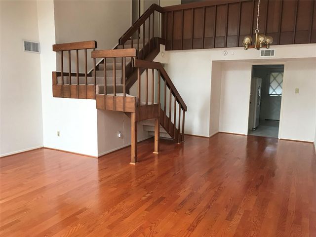 12633 Memorial Drive 106, Houston, TX 77024
