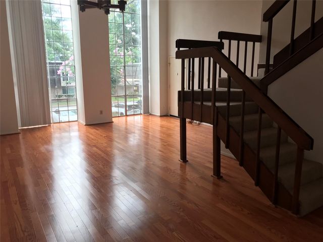 12633 Memorial Drive 106, Houston, TX 77024