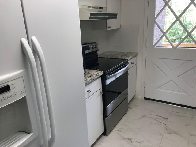 12633 Memorial Drive 106, Houston, TX 77024
