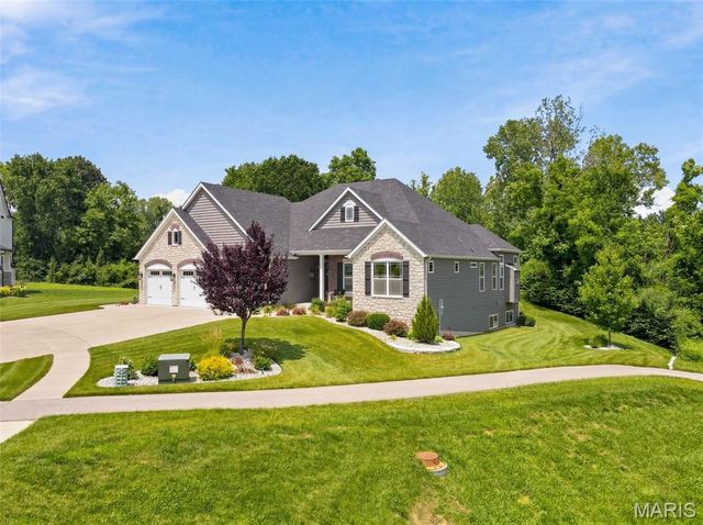 312 Deep Ravine Court, St Charles, MO 63301