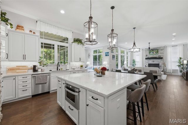 312 Deep Ravine Court, St Charles, MO 63301