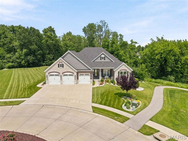 312 Deep Ravine Court, St Charles, MO 63301