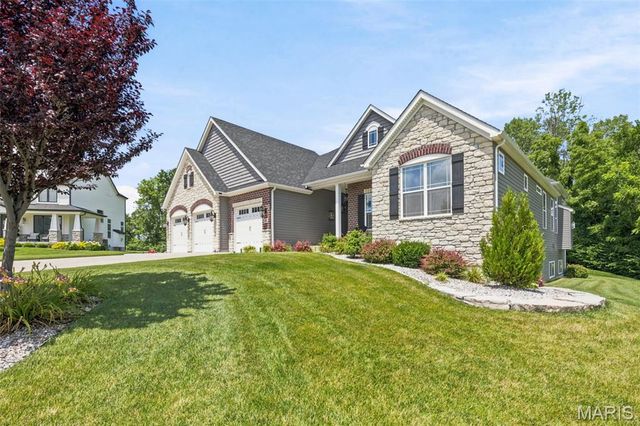 312 Deep Ravine Court, St Charles, MO 63301