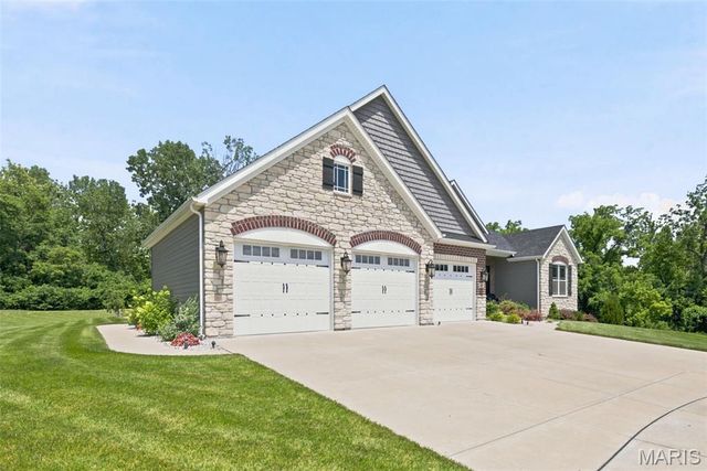 312 Deep Ravine Court, St Charles, MO 63301