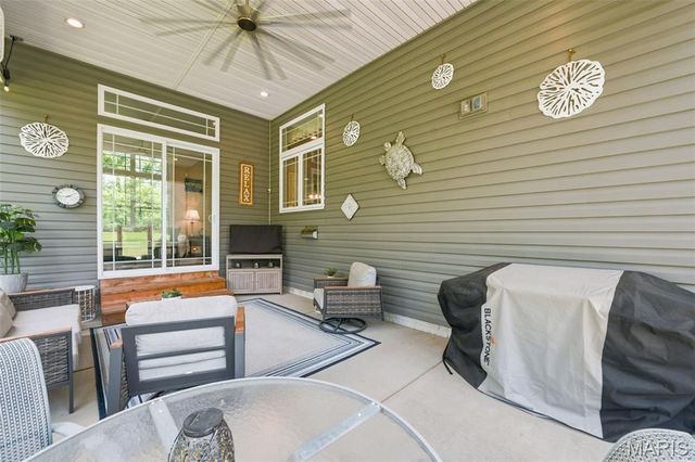 312 Deep Ravine Court, St Charles, MO 63301