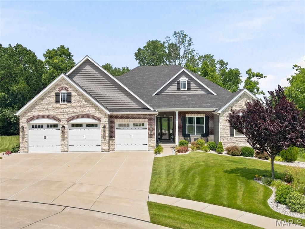 312 Deep Ravine Court, St Charles, MO 63301