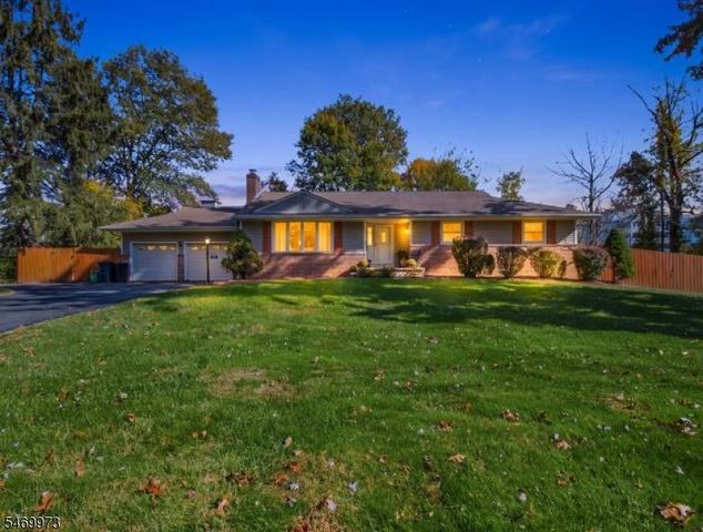 63 Sun Valley Way, Morris Plains Boro, NJ 07950