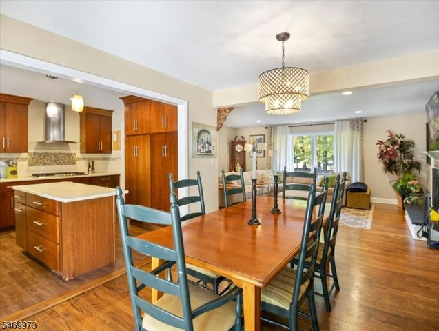 63 Sun Valley Way, Morris Plains Boro, NJ 07950