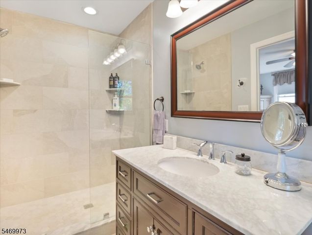 63 Sun Valley Way, Morris Plains Boro, NJ 07950
