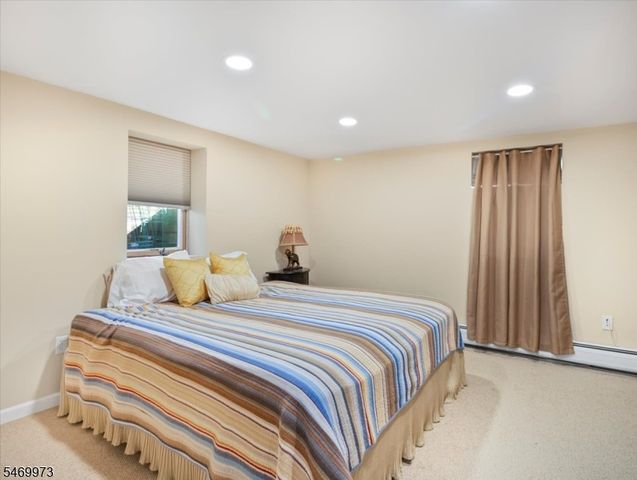 63 Sun Valley Way, Morris Plains Boro, NJ 07950
