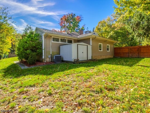 63 Sun Valley Way, Morris Plains Boro, NJ 07950