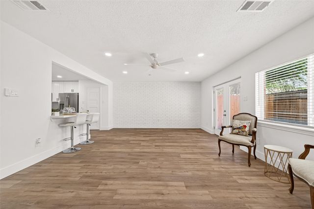 1245 Country Place Drive, Houston, TX 77079